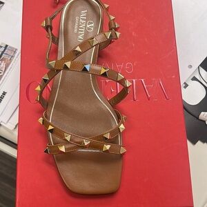 Valentino size 38 brown sandal. Never worn